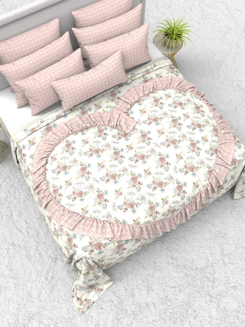 The White Moss Valentine Heart Winter comforter with 2 pillow covers